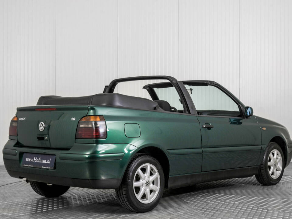 Bild 2/50 von Volkswagen Golf III Cabrio 1.8 (1998)