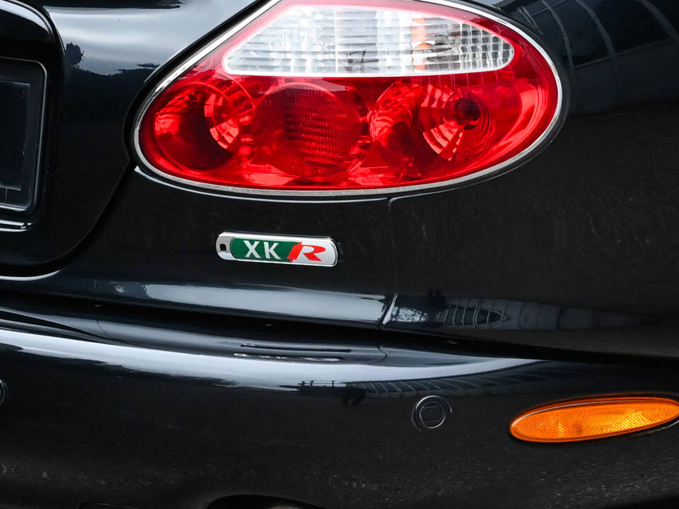 Image 20/51 of Jaguar XKR (2003)