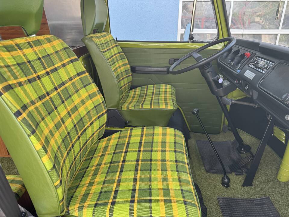 Image 82/100 of Volkswagen T2b Westfalia (1979)