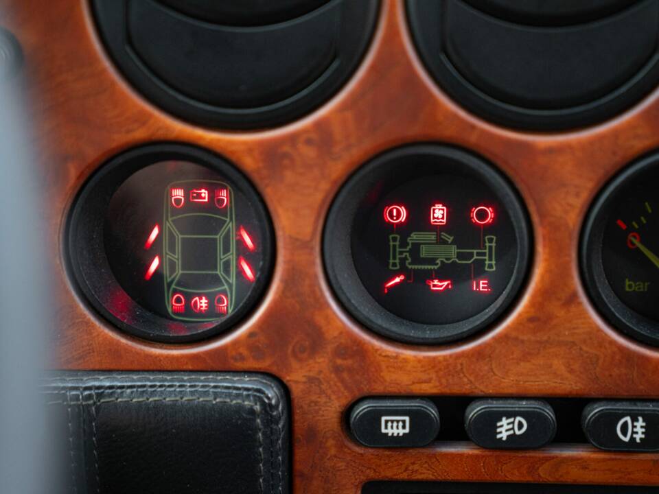 Image 42/50 of Lancia Thema 8.32 (1989)