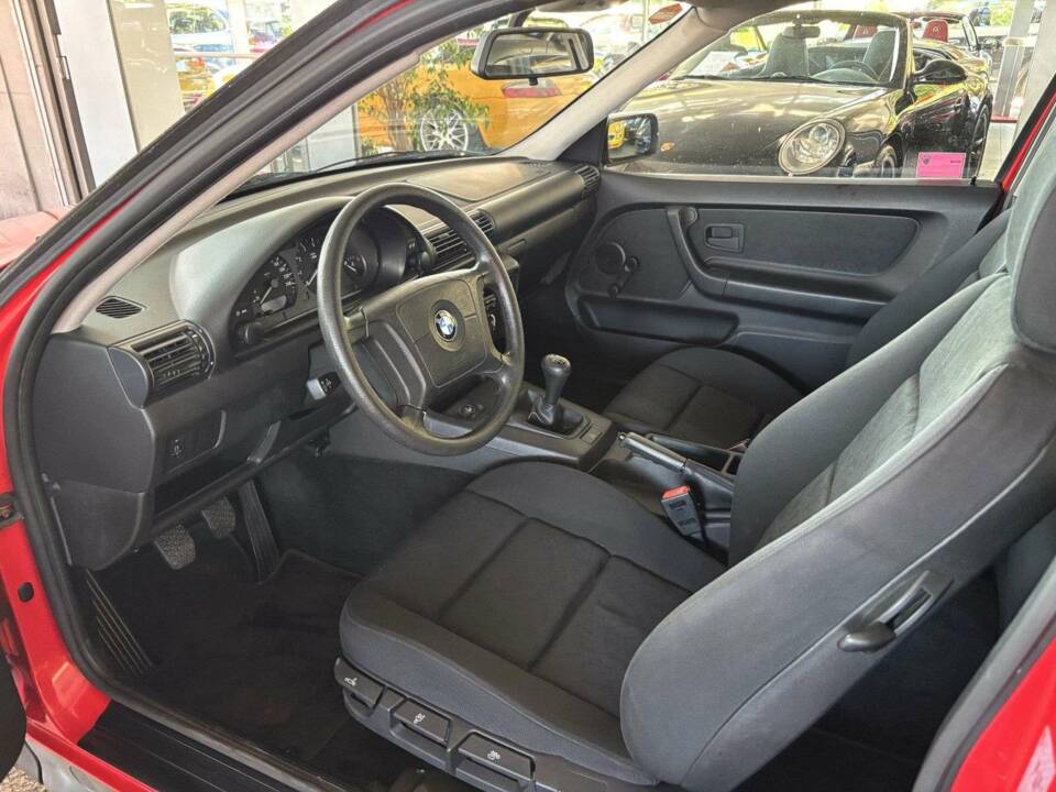 Image 11/21 of BMW 316i Compact (1994)