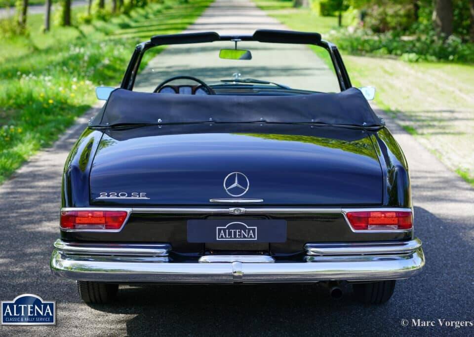 Image 49/52 de Mercedes-Benz 220 SE b (1963)