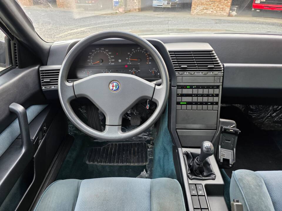 Bild 40/55 von Alfa Romeo 164 2.0 (1989)