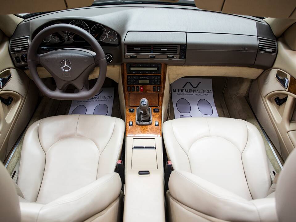 Image 15/45 of Mercedes-Benz SL 280 "Final Edition" (2001)
