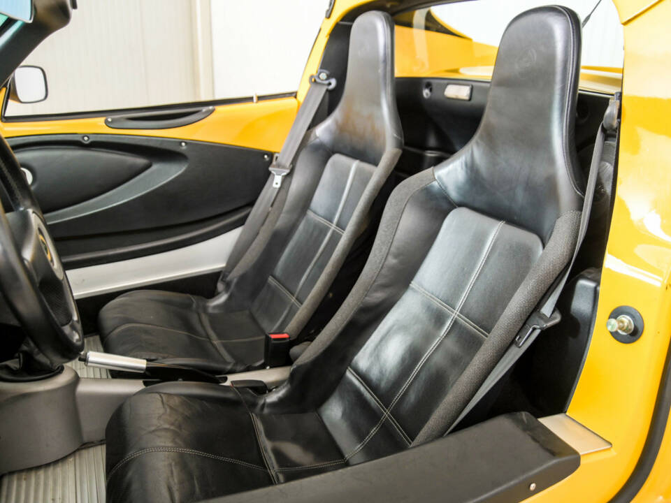 Image 20/50 of Lotus Elise (2003)