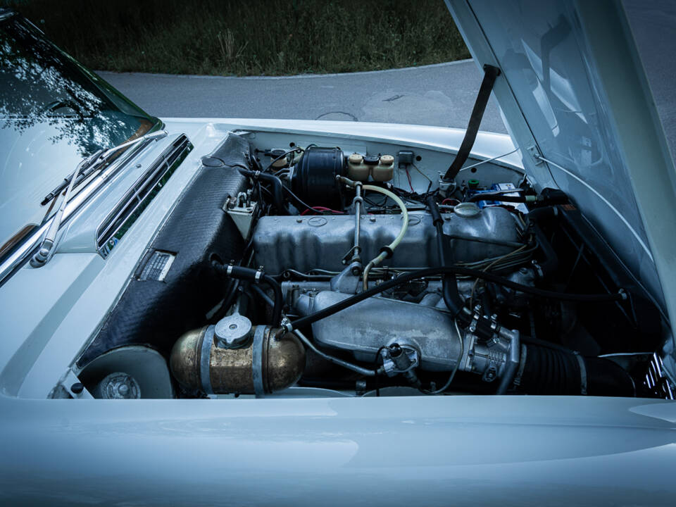Image 12/15 of Mercedes-Benz 280 SL (1970)