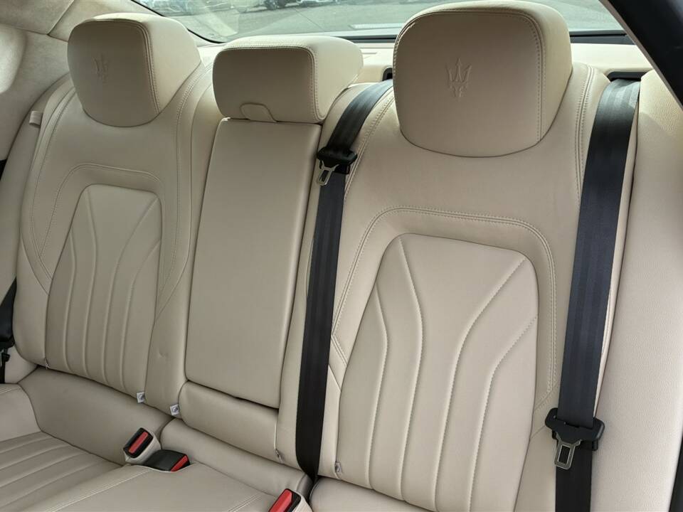 Image 38/54 of Maserati Quattroporte GTS (2015)