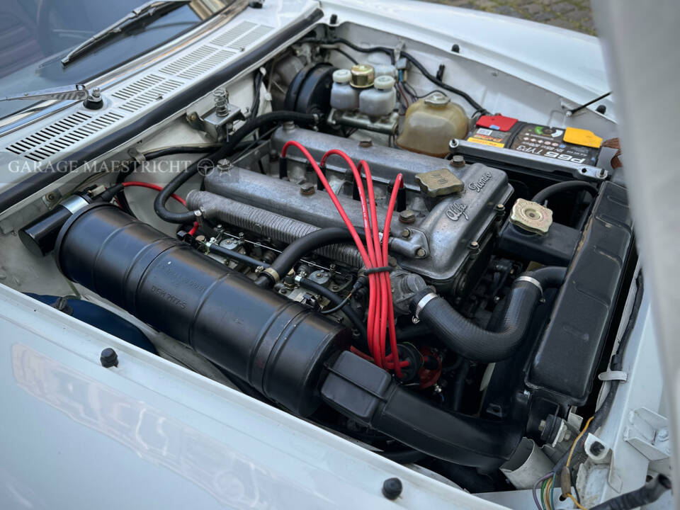 Imagen 96/98 de Alfa Romeo 2000 Spider Veloce (1981)