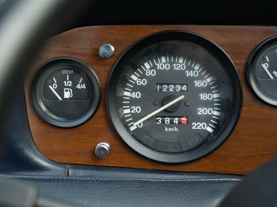 Image 44/50 of FIAT Spider 2000 Pininfarina 50th Anniversary Edition (1981)