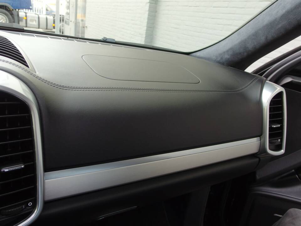 Imagen 48/97 de Porsche Cayenne Turbo (2011)