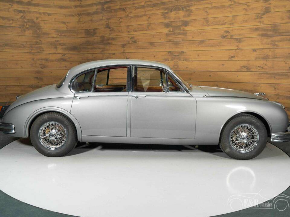 Image 13/19 de Jaguar Mk II 3.8 (1967)