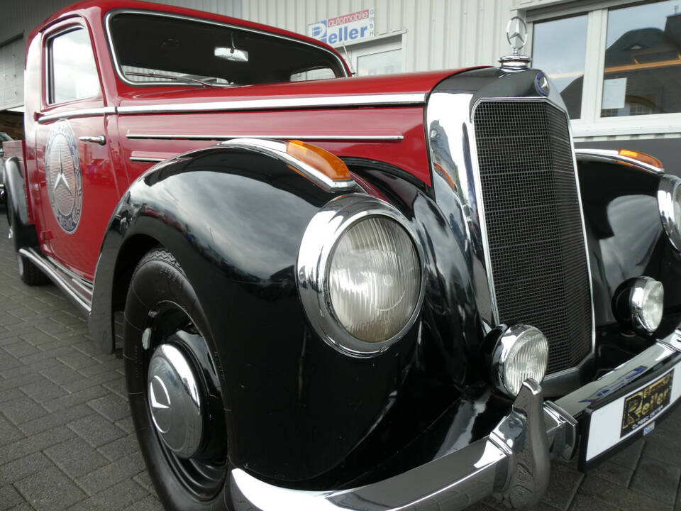Imagen 12/19 de Mercedes-Benz 220 (1951)