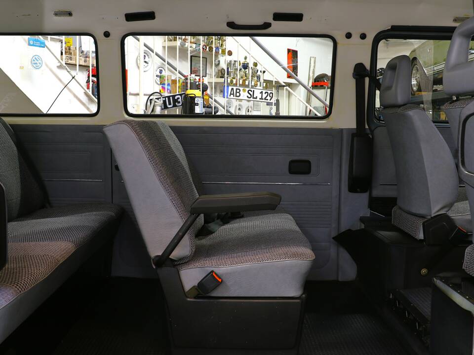 Bild 18/34 von Volkswagen T3 Caravelle GL 1.9 (1987)