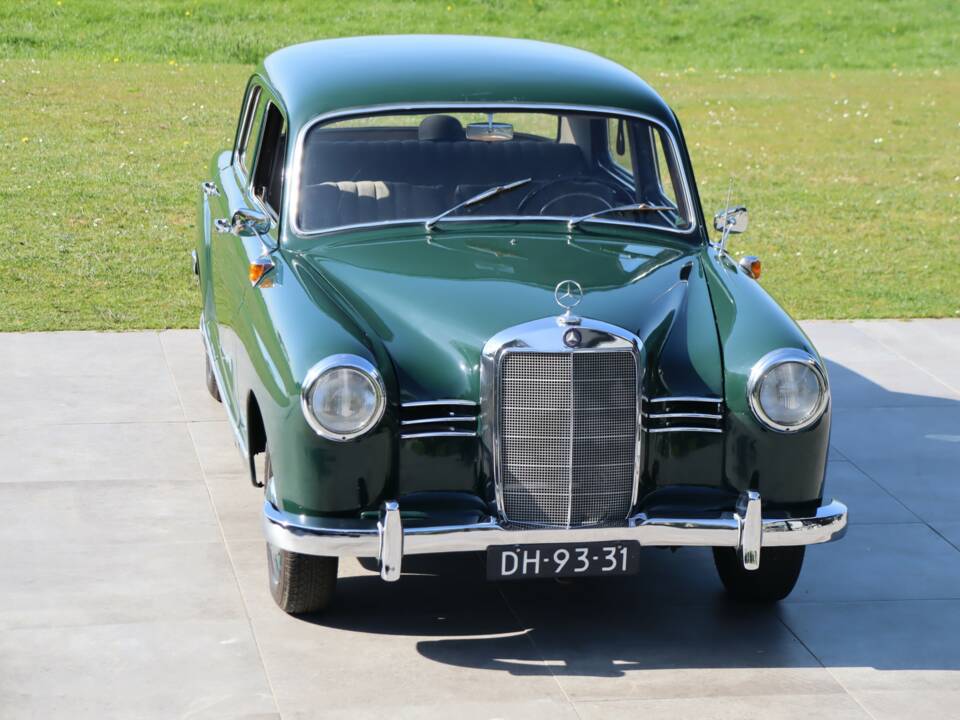 Image 25/50 of Mercedes-Benz 180 D (1958)