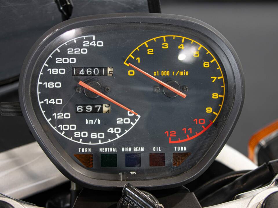 Image 47/50 de Suzuki GSX 750S Katana (1982)