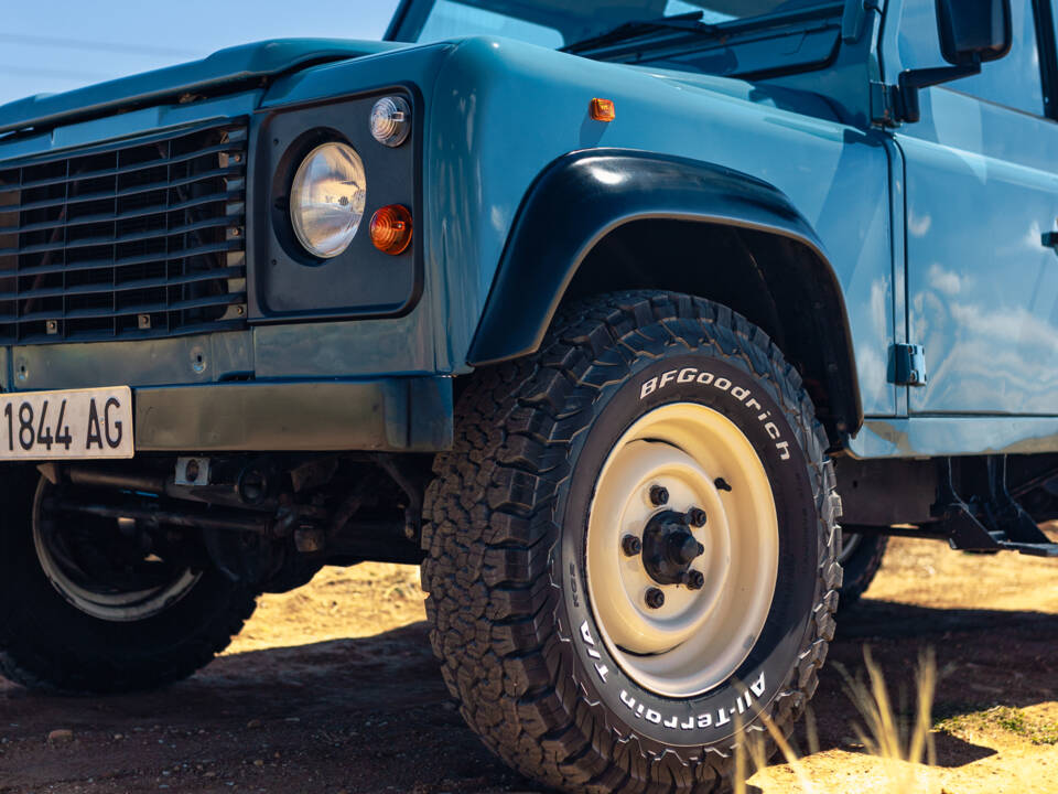 Immagine 19/51 di Land Rover Defender 110 (1995)