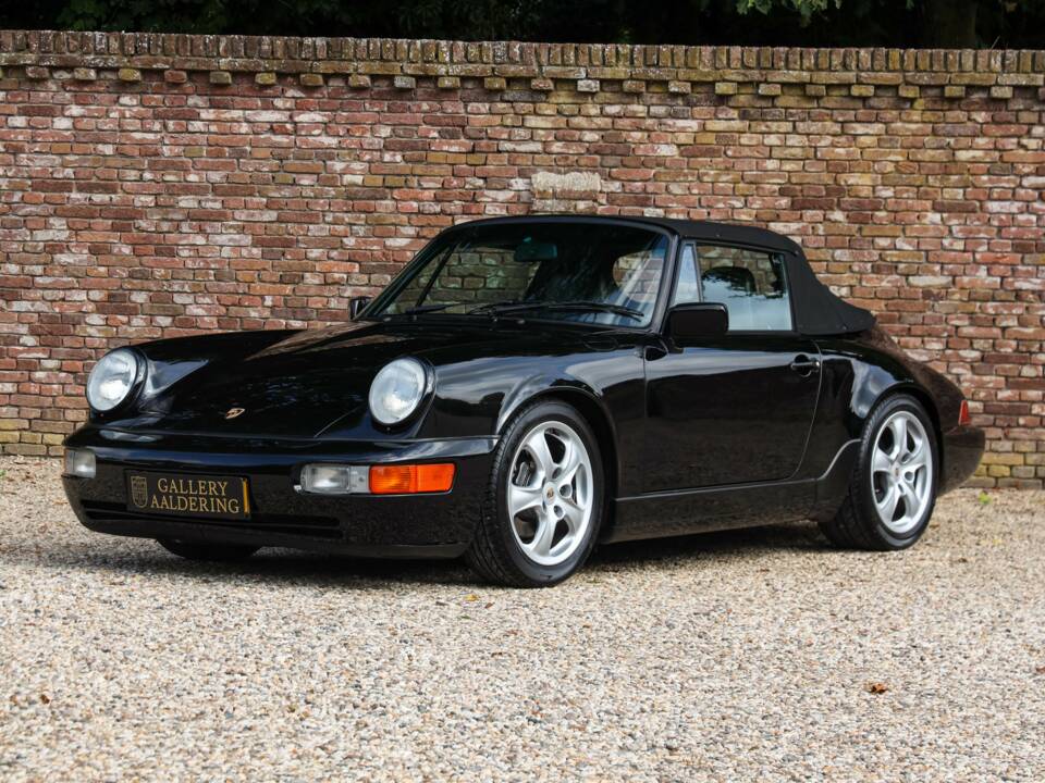 Obraz 32/50 pojazdu Porsche 911 Carrera 2 (1991)