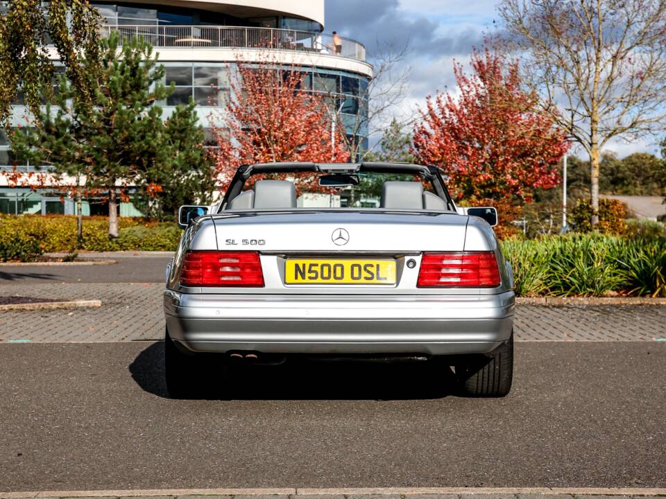 Image 18/43 of Mercedes-Benz SL 500 (1996)