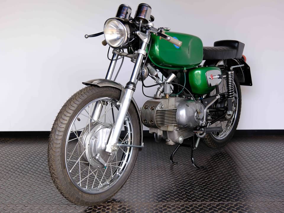 Image 20/57 of Benelli 125 Sport Special (1971)