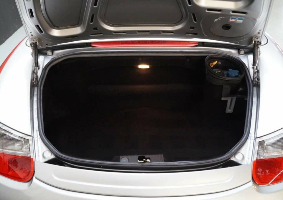 Immagine 20/50 di Porsche Boxster (2003)