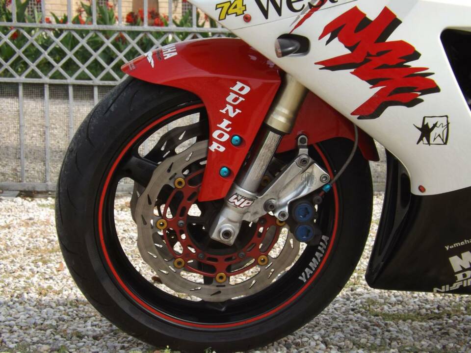 Image 8/50 of Yamaha YZF 1000 R1 (1998)