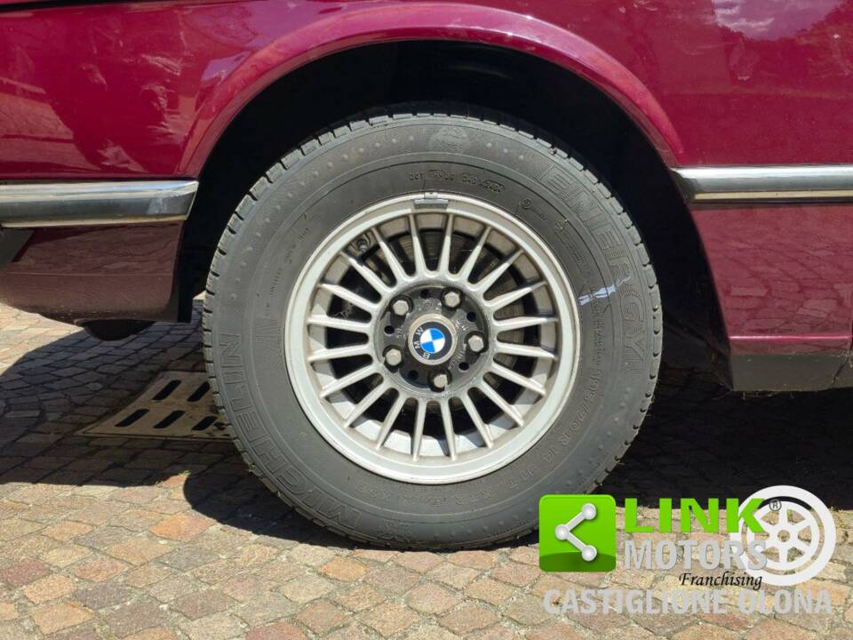 Image 6/10 de BMW 520i (1976)