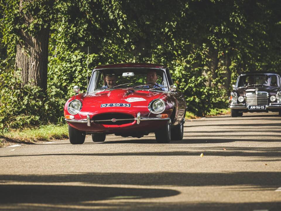 Image 5/9 de Jaguar Type E (2+2) (1967)