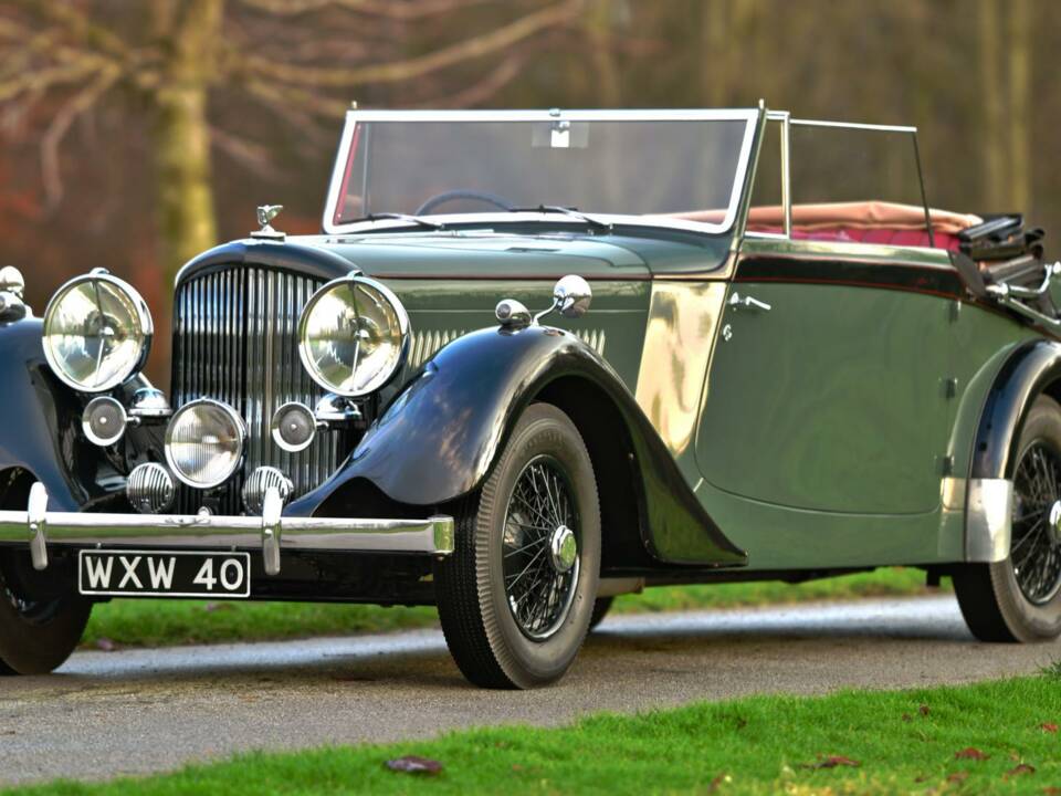 Image 2/50 of Bentley 4 1&#x2F;4 Litre (1939)