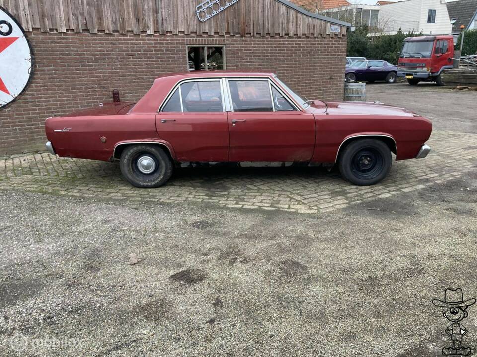 Immagine 2/39 di Plymouth Valiant 3.7 L (1968)