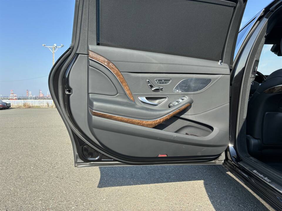 Bild 26/43 von Mercedes-Benz Maybach S 500 (2015)
