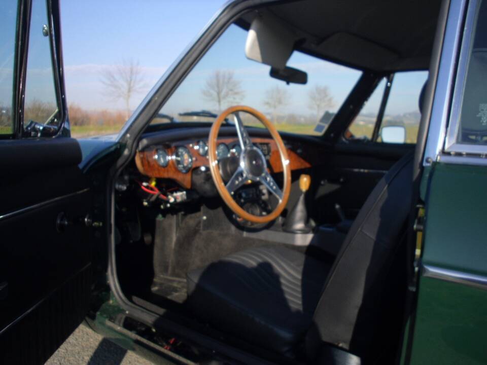 Bild 10/17 von MG MGB GT (1972)