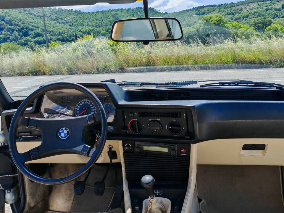 Image 32/50 of BMW 635 CSi (1981)