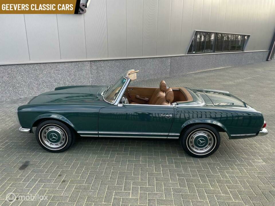 Image 35/45 of Mercedes-Benz 280 SL (1970)