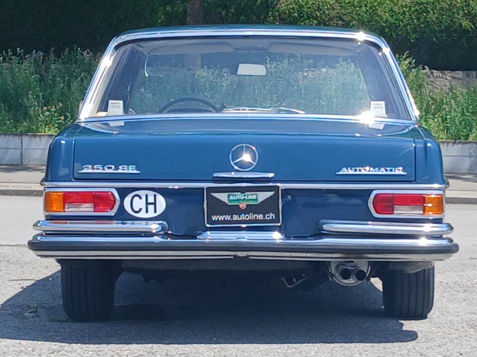 Afbeelding 3/12 van Mercedes-Benz 250 SE (1967)