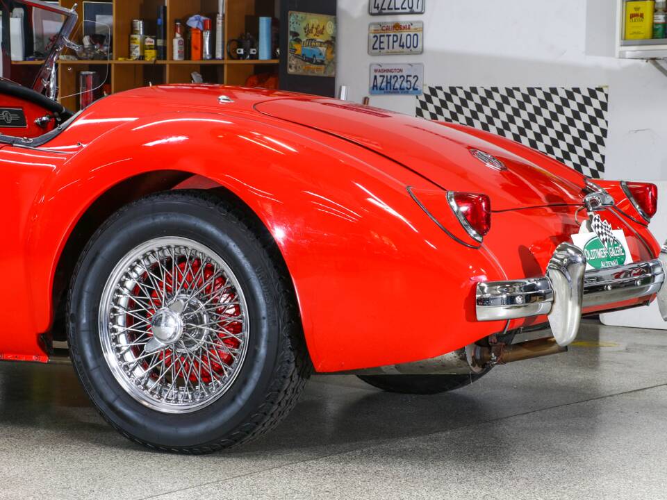 Image 22/24 of MG MGA 1500 (1959)