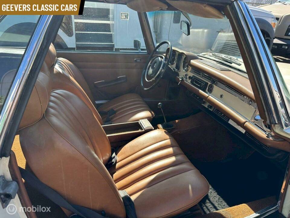 Image 9/12 of Mercedes-Benz 280 SL (1970)