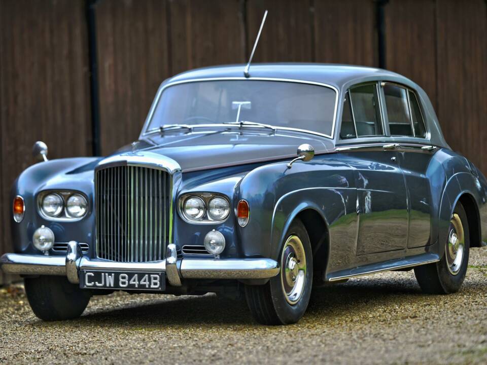 Image 7/50 of Bentley S 3 (1964)