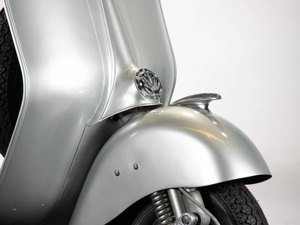 Bild 37/50 von Piaggio Vespa 150 GS (1958)