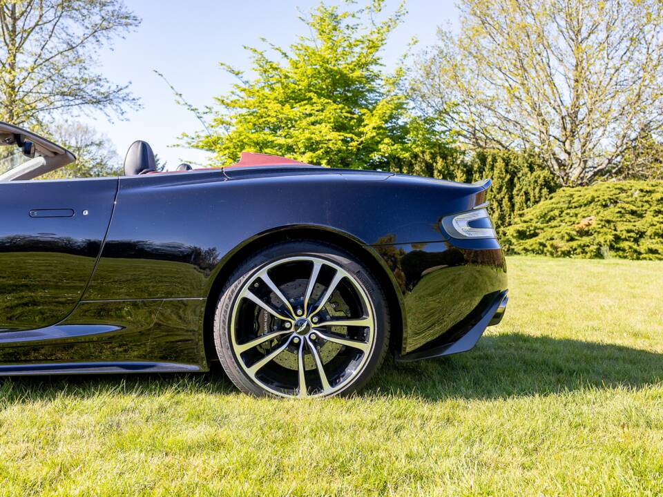 Image 21/39 of Aston Martin DBS Volante (2011)
