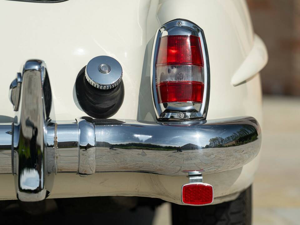 Image 17/50 de Mercedes-Benz 190 SL (1959)