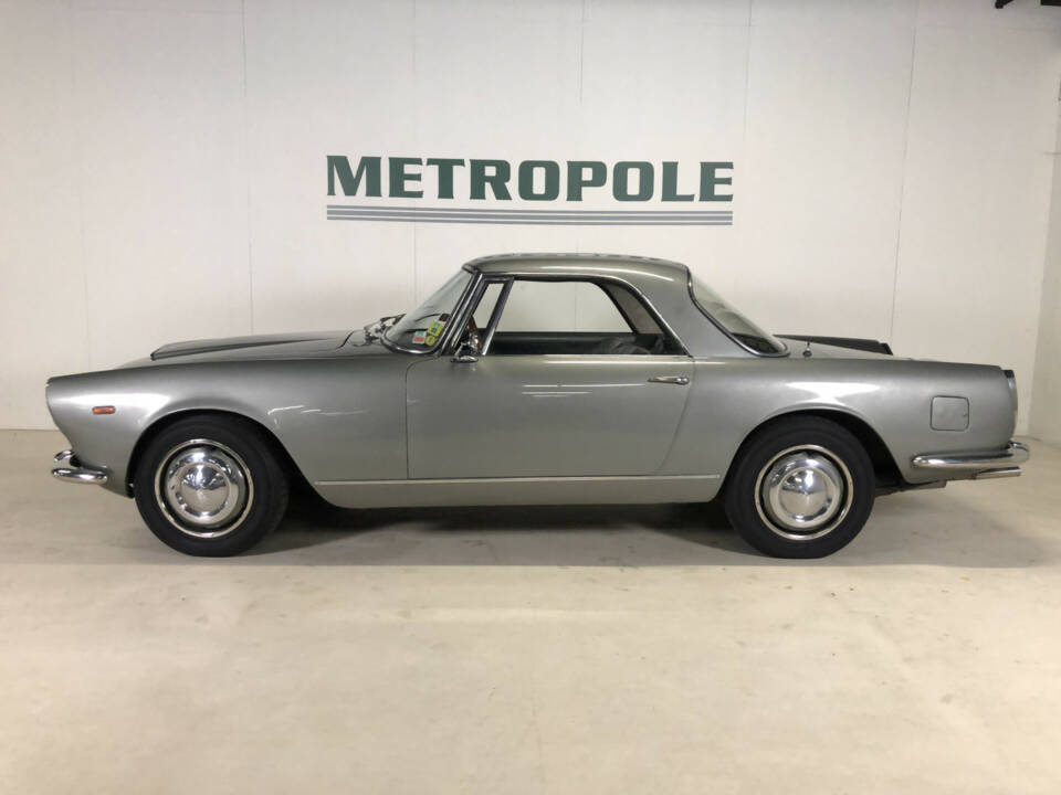 Bild 15/33 von Lancia Flaminia GTL 2.8 Touring (1965)