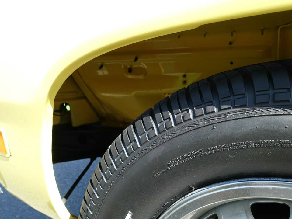 Image 46/57 of Plymouth Duster (1970)