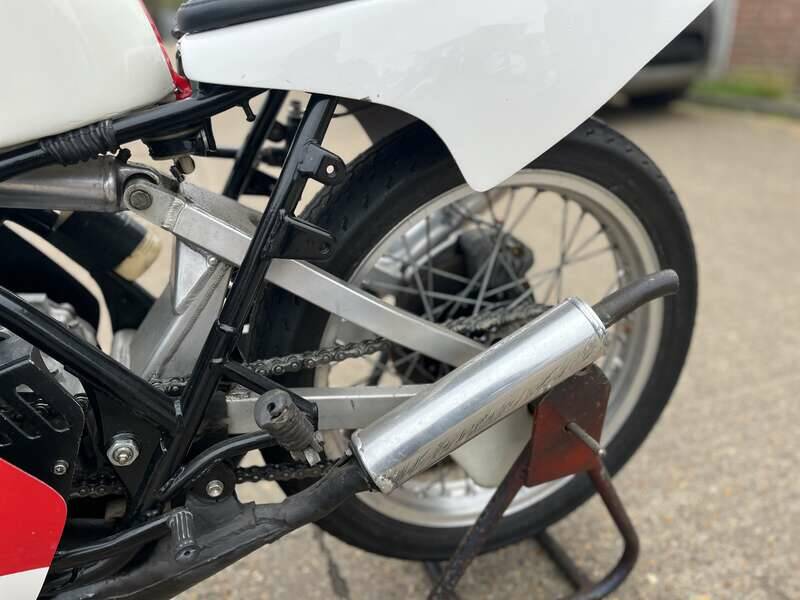 Image 9/20 of Yamaha TZ 350 (1978)