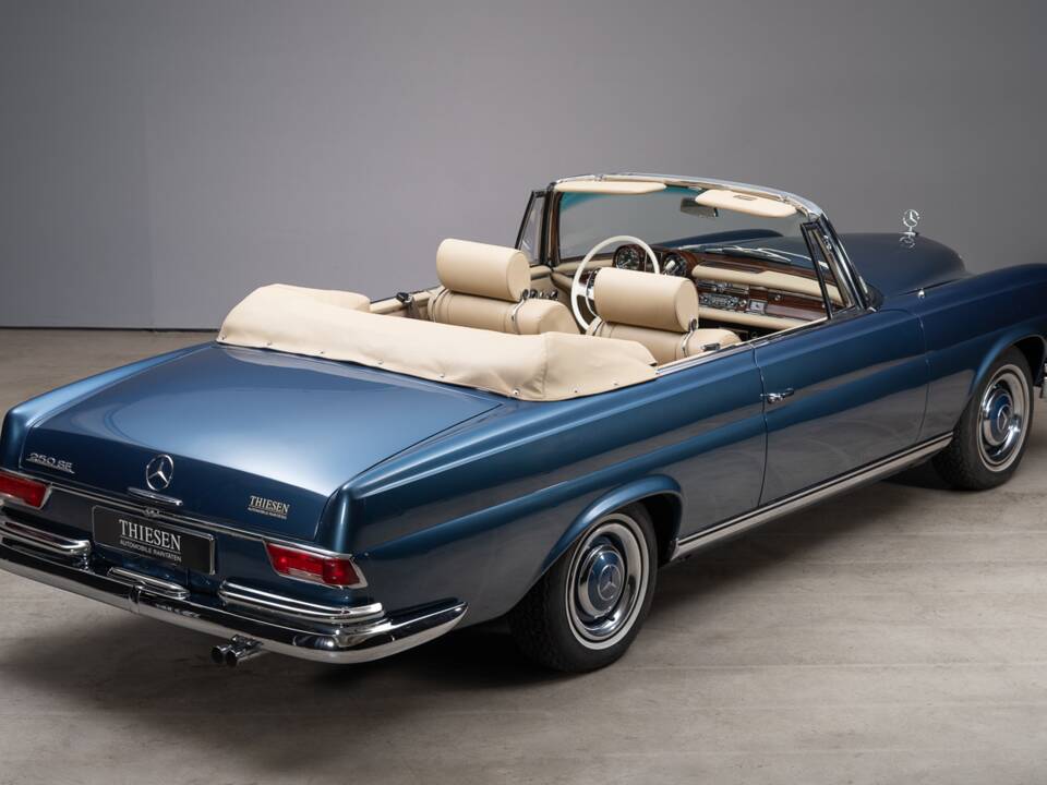 Bild 9/34 von Mercedes-Benz 250 SE (1966)