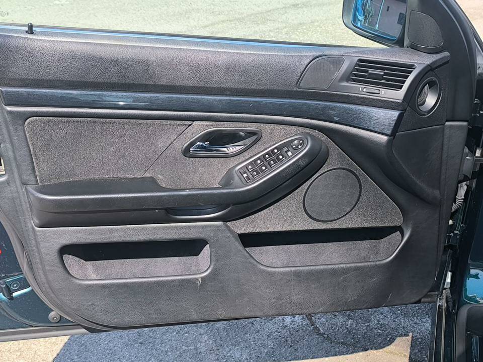 Afbeelding 38/42 van BMW 520i (1998)