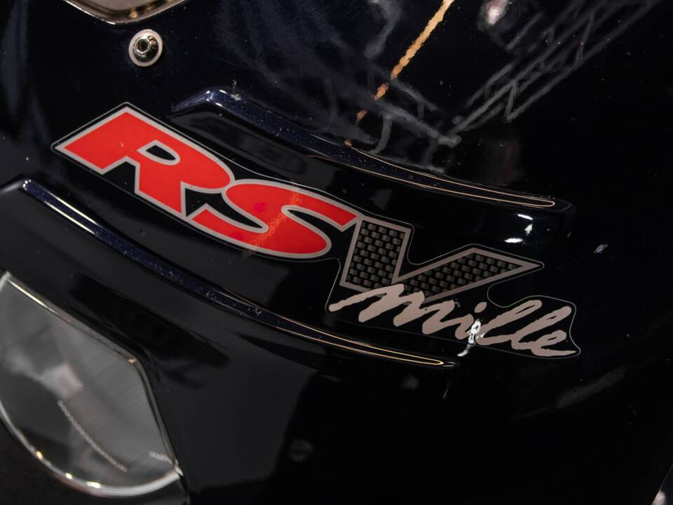Image 32/32 of Aprilia RSV 1000 R (1999)