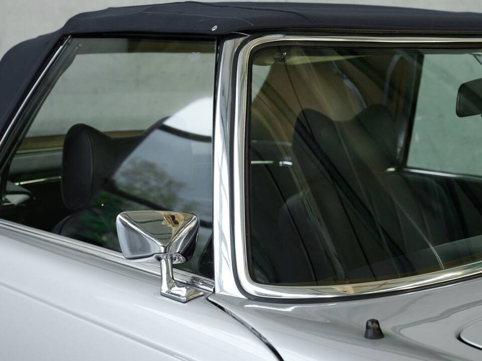 Image 26/50 de Mercedes-Benz 280 SL (1970)
