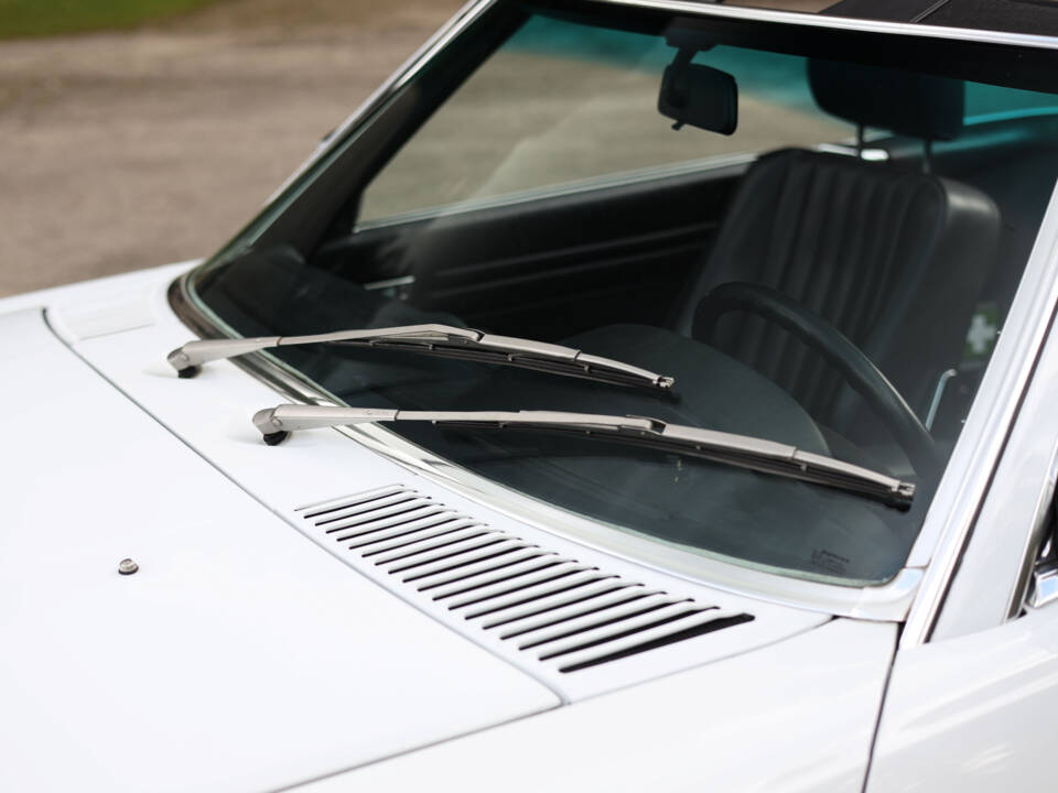 Image 68/85 of Mercedes-Benz 560 SL (1986)