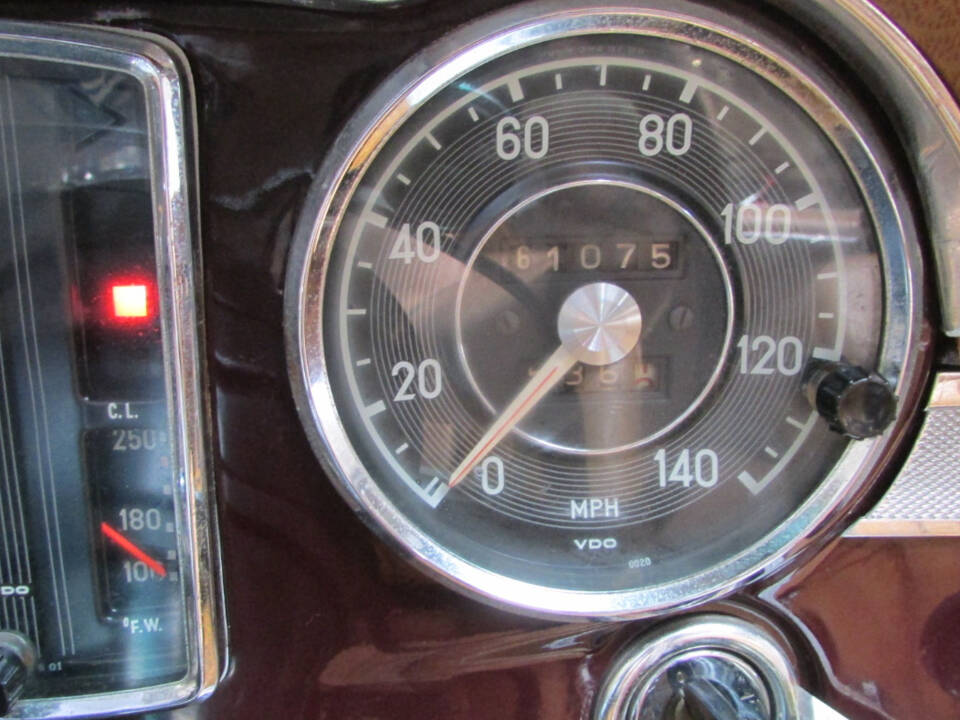 Image 19/23 of Mercedes-Benz 280 SL (1969)