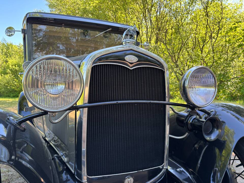 Image 16/28 of Ford Model A Tudor Sedan (1931)